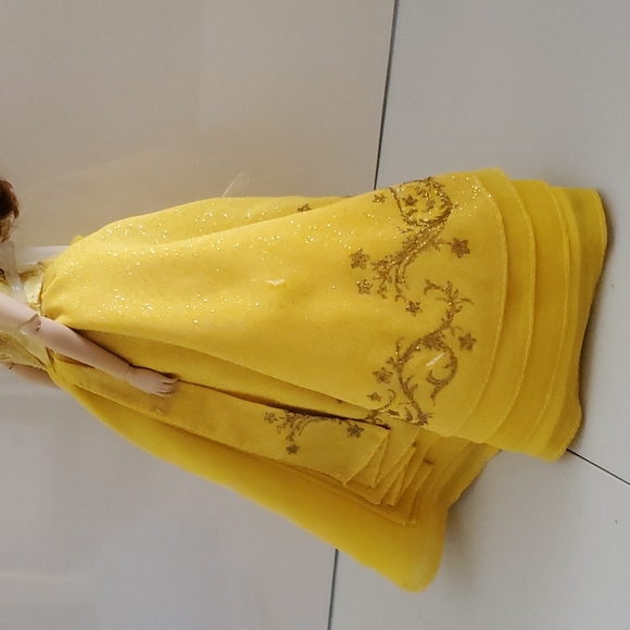 Disney's Belle Live Action Barbie Doll Disney Store Beauty and the Beast - Picture 10 of 16